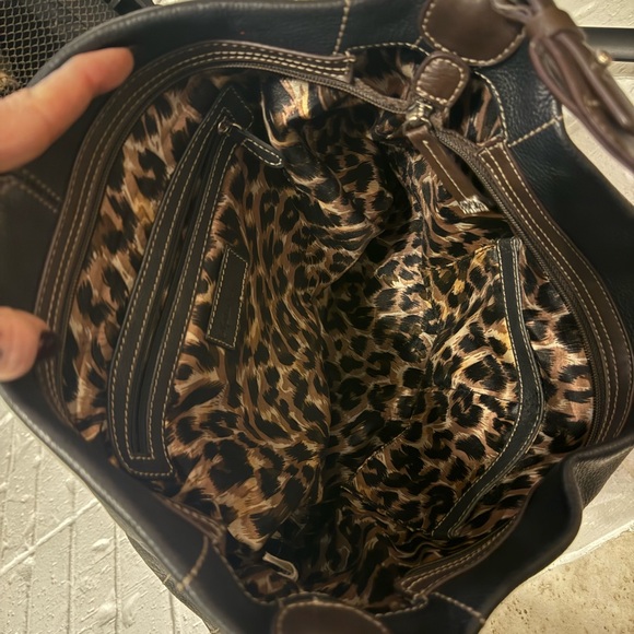 Sophia Caperelli Elegant Black and Brown Hobo Bag - Picture 3 of 7